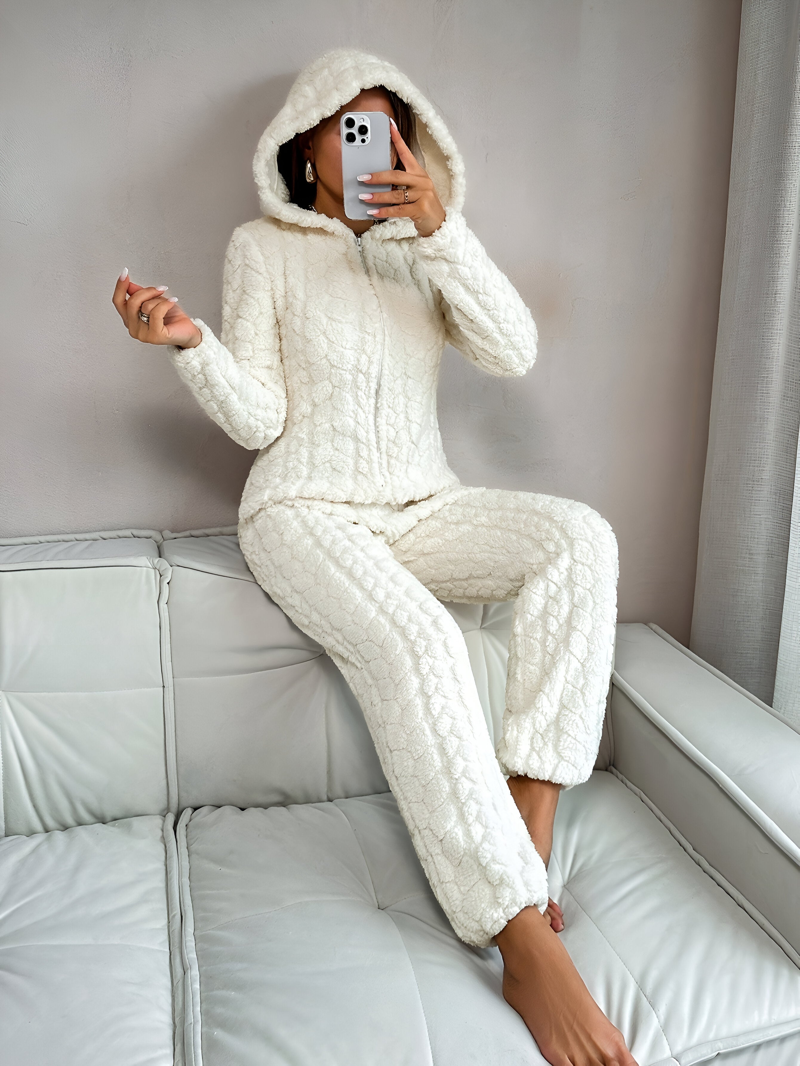Combinaison pyjama femme à capuche en polaire douce