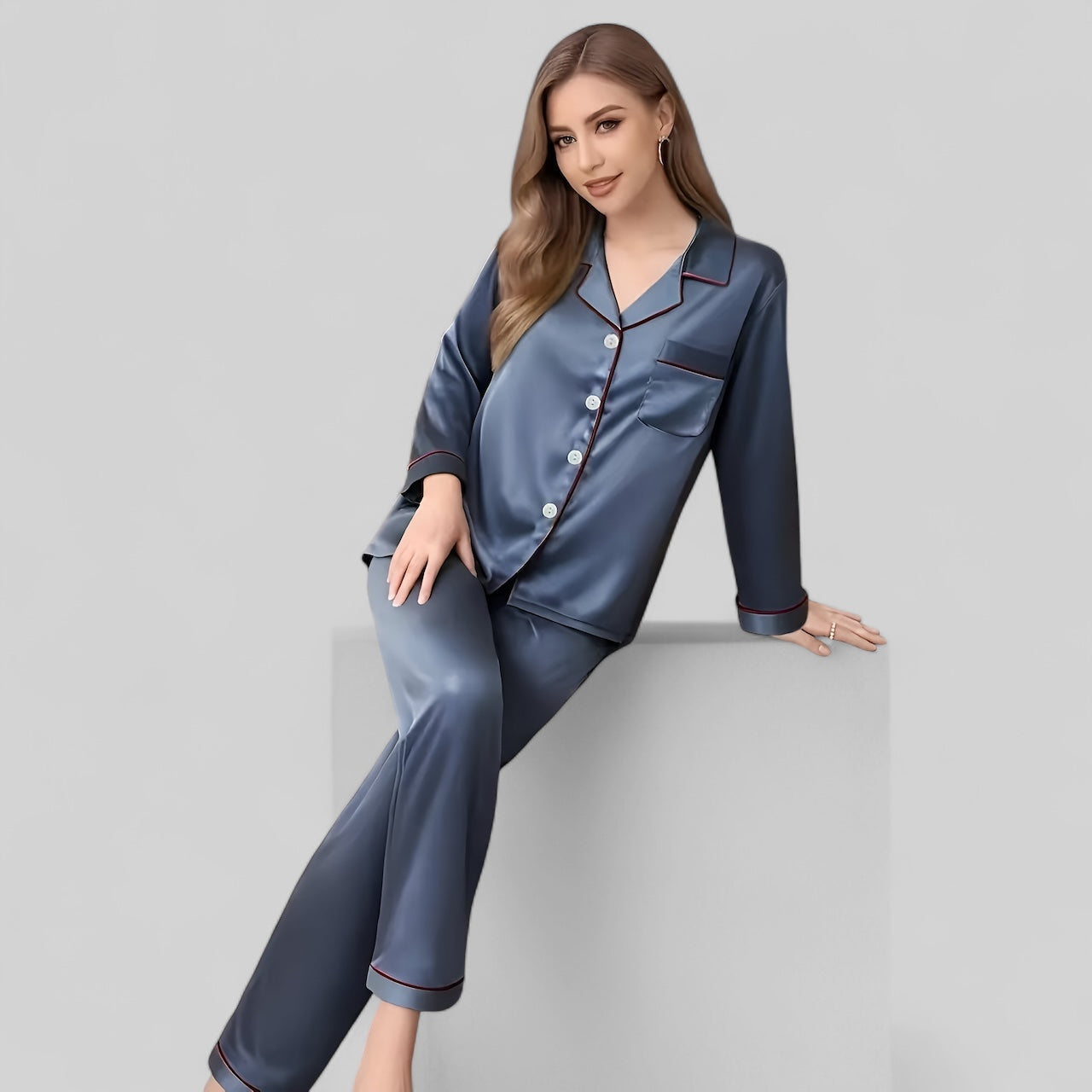 Pyjama chemise de nuit en satin bleu – Ensemble élégant à