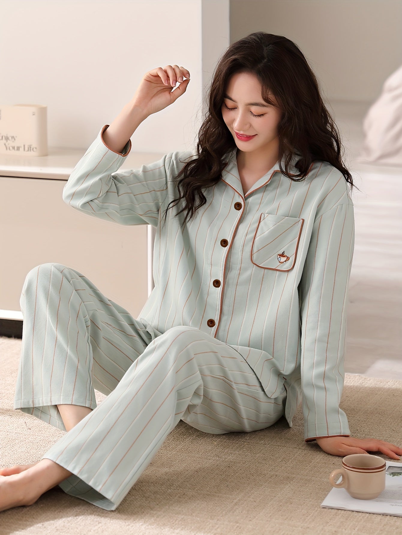 Pyjama femme en coton à rayures avec chemise manches longues