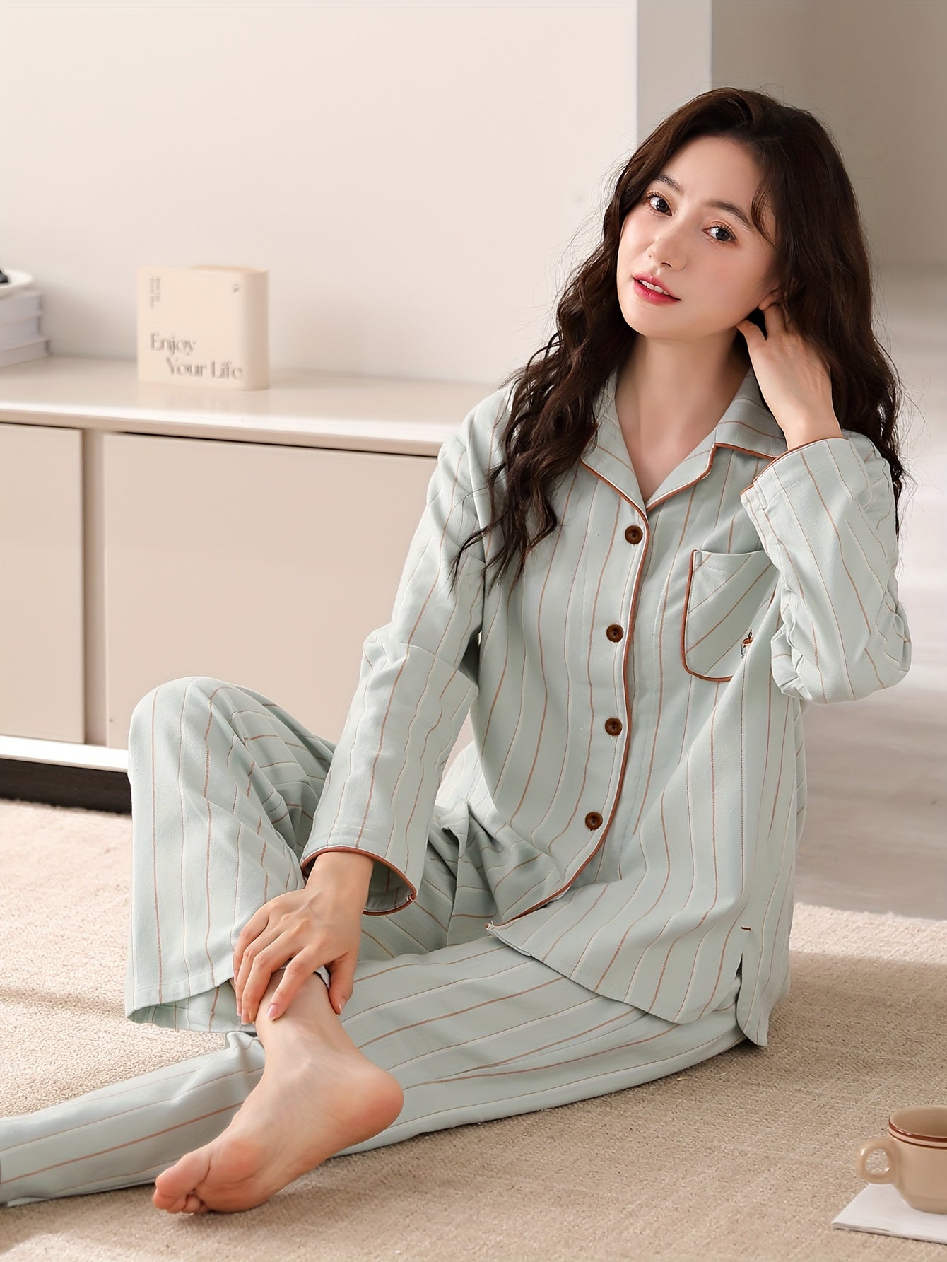 Pyjama femme en coton à rayures avec chemise manches longues