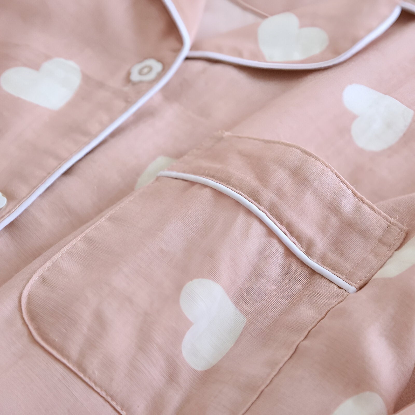 Pyjama femme en coton rose à motifs cœurs