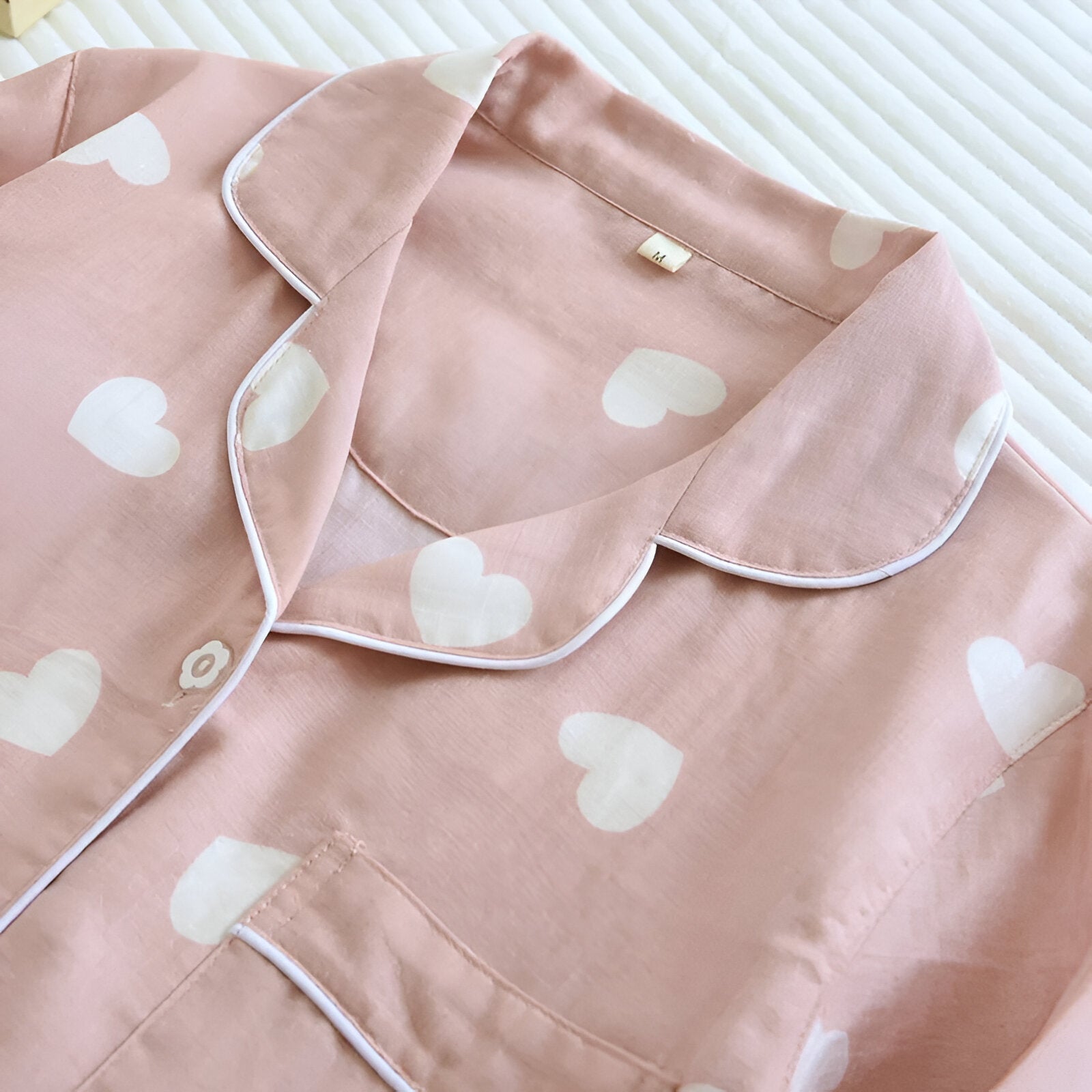 Pyjama femme en coton rose à motifs cœurs
