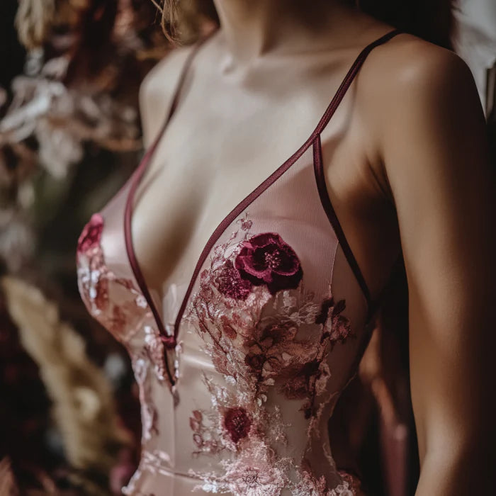L'art subtil d'assortir lingerie et simple tenue sans lignes visibles