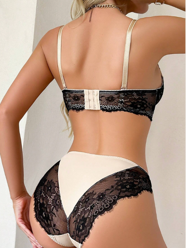 Ensemble lingerie dentelle noire et beige - Push-up