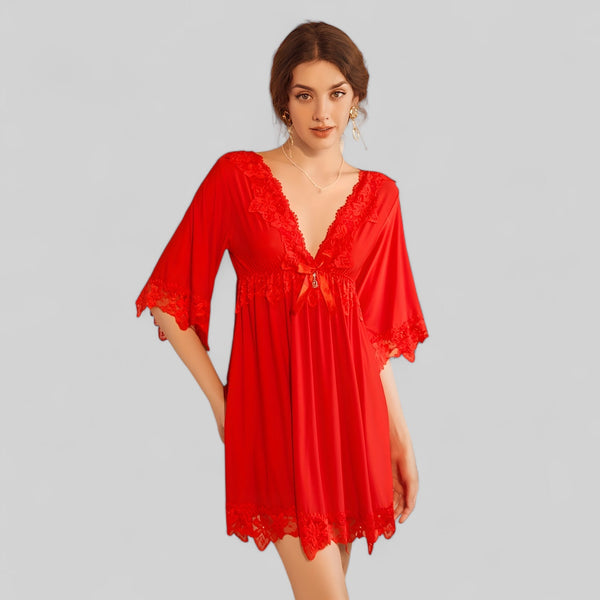 Nuisette en dentelle avec manches évasées et nœud décoratif