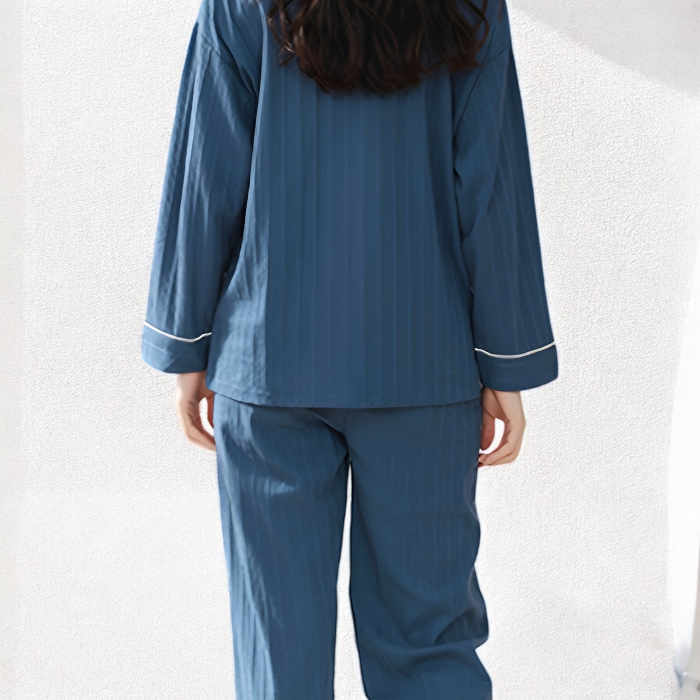 Pyjama bleu en coton pour femme – Style classique