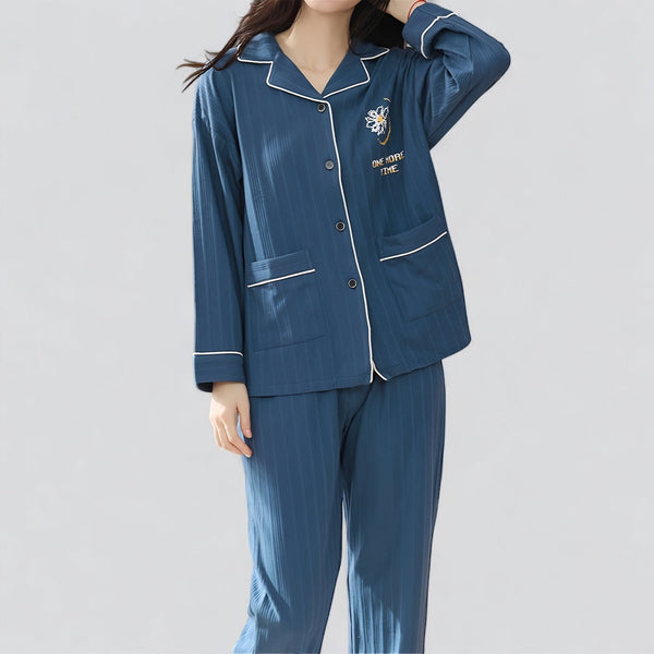 Pyjama bleu en coton pour femme – Style classique avec col à revers et poches