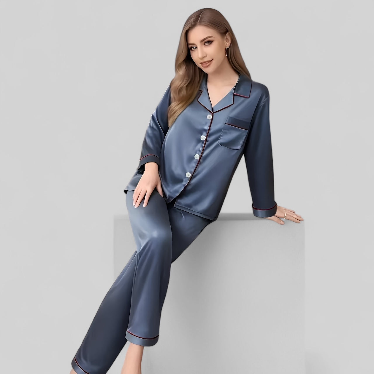 Pyjama chemise de nuit en satin bleu – Ensemble élégant