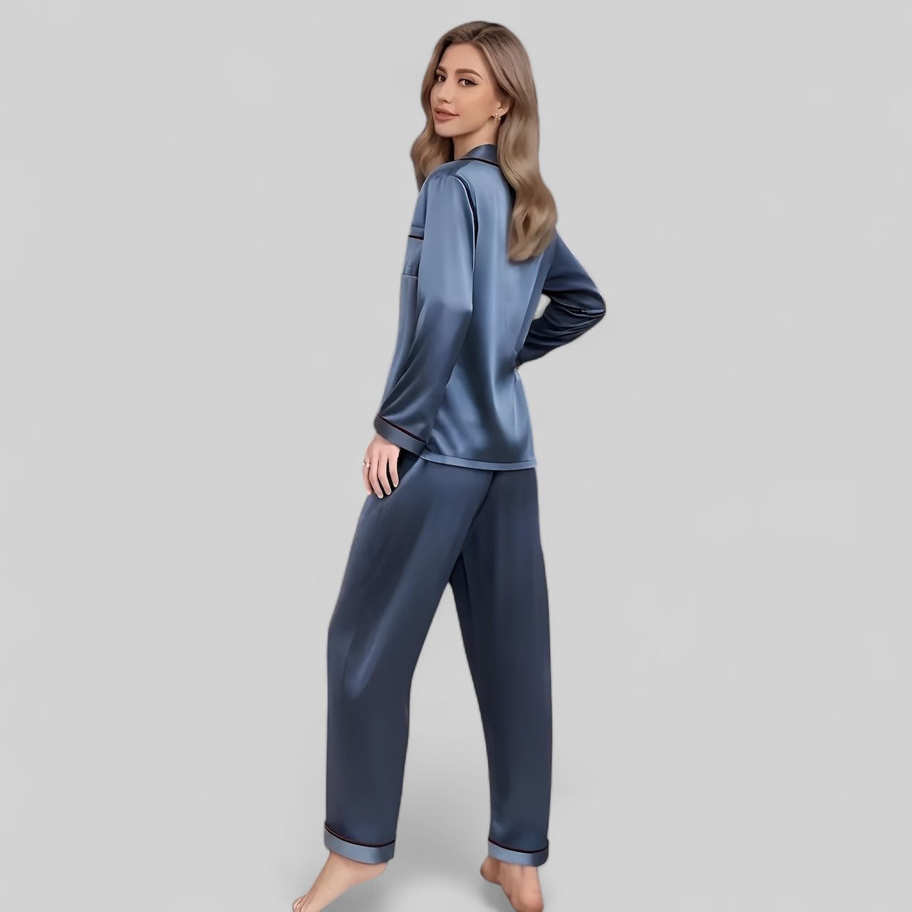 Pyjama chemise de nuit en satin bleu – Ensemble élégant