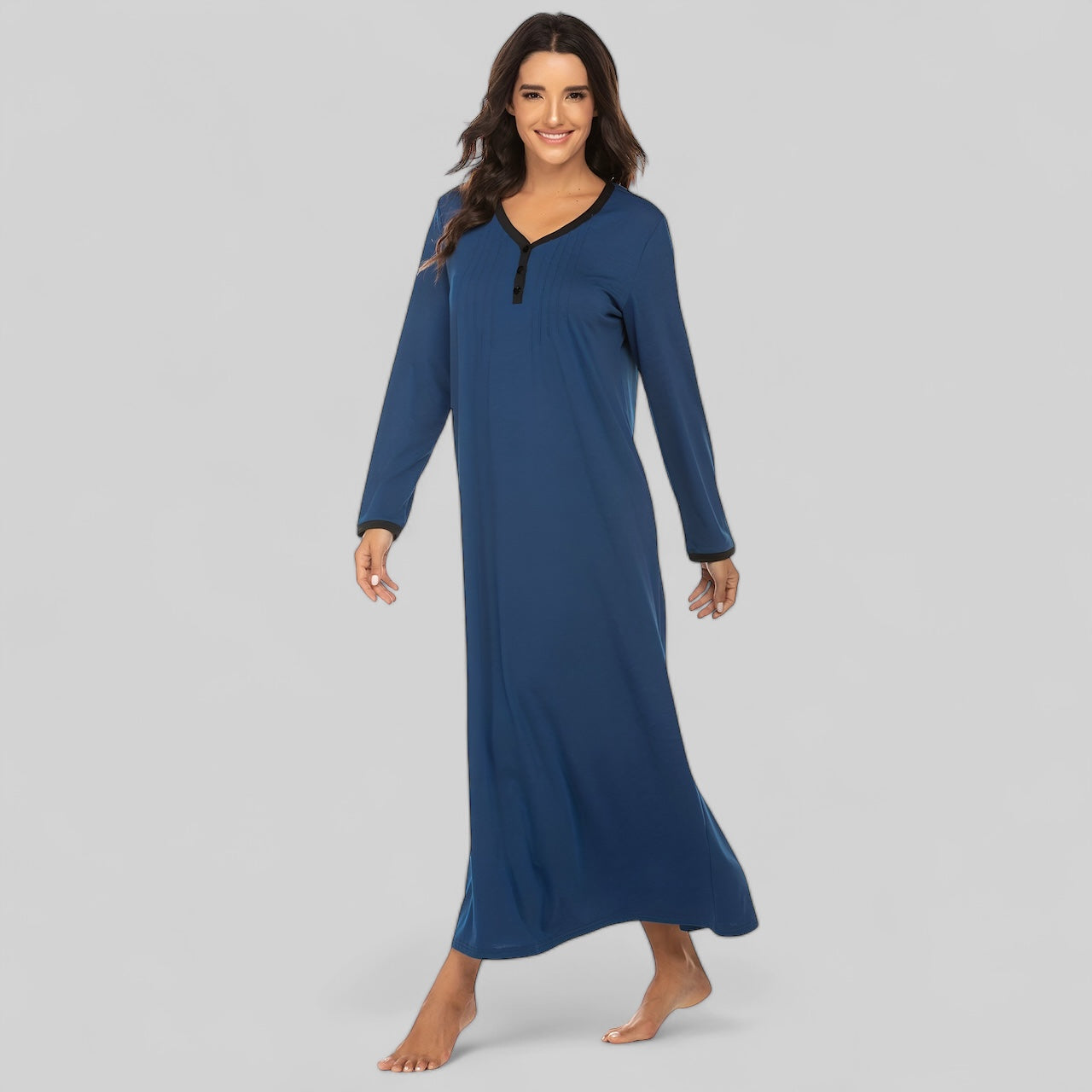 Robe de nuit longue bleu marine à col en V et manches