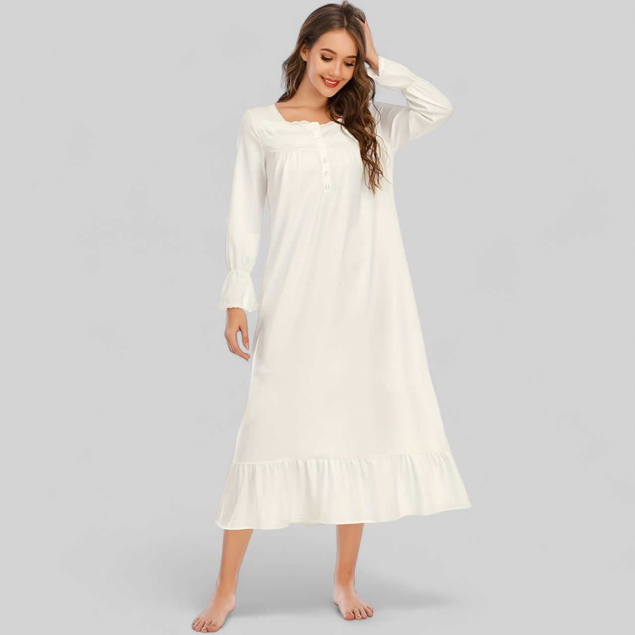 Robe de nuit longue en coton blanc avec manches longues