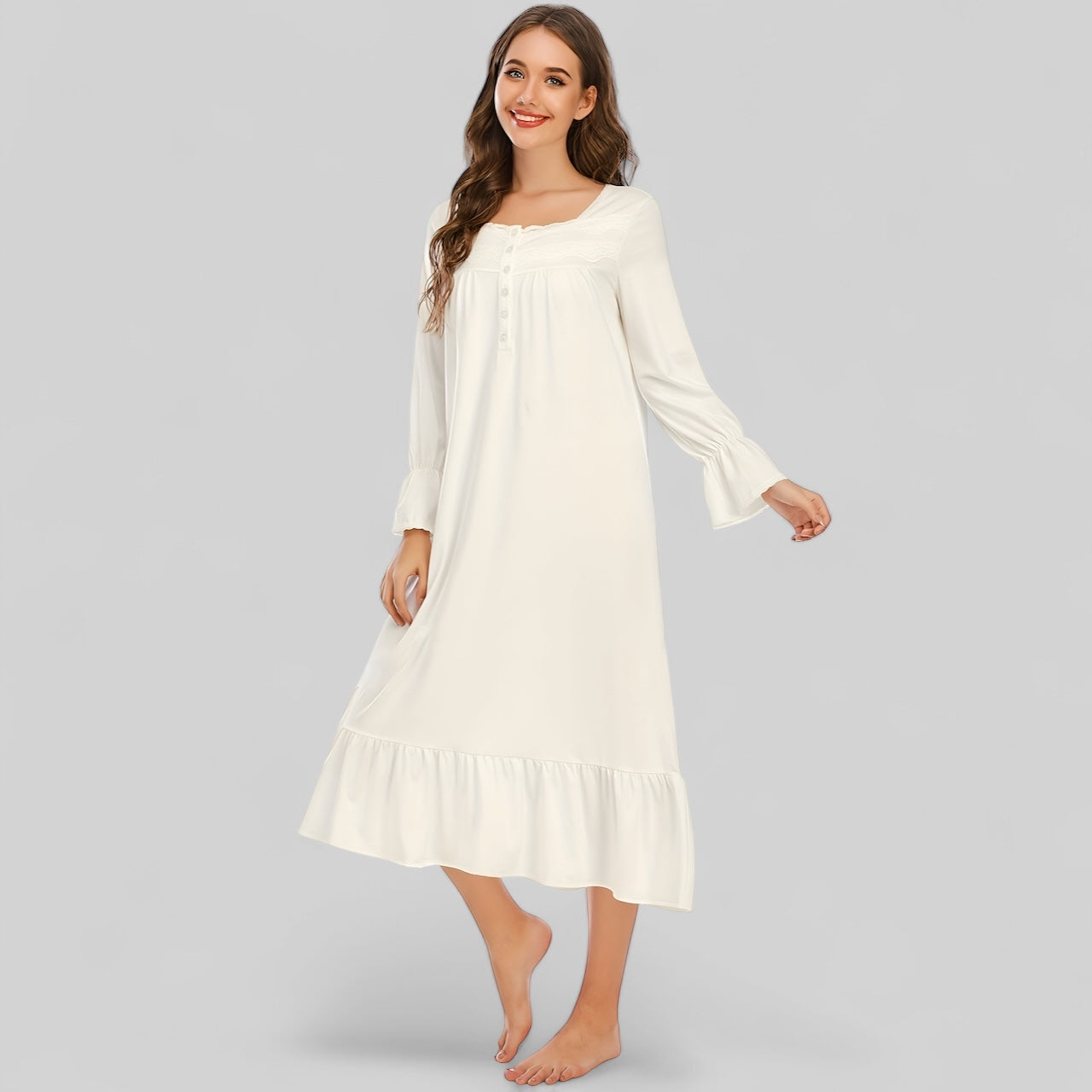 Robe de nuit longue en coton blanc avec manches longues