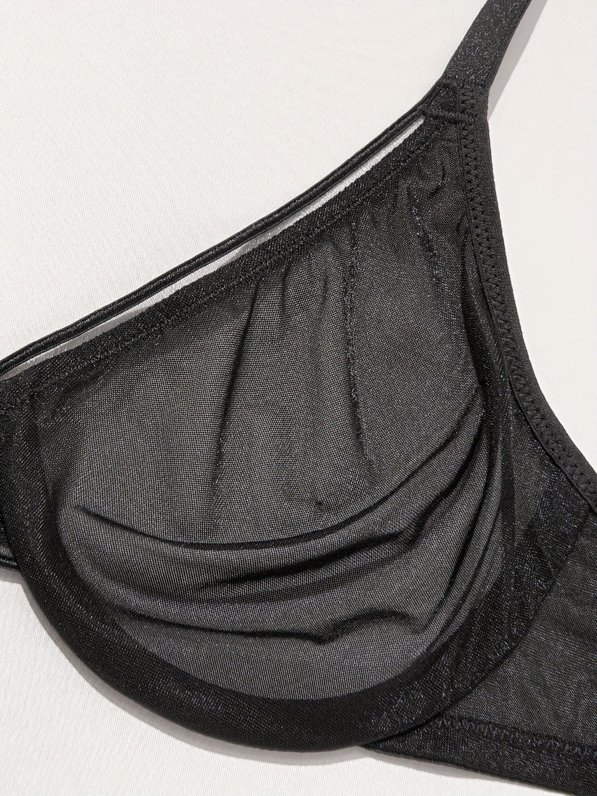 Soutien-gorge satiné sans couture avec armatures