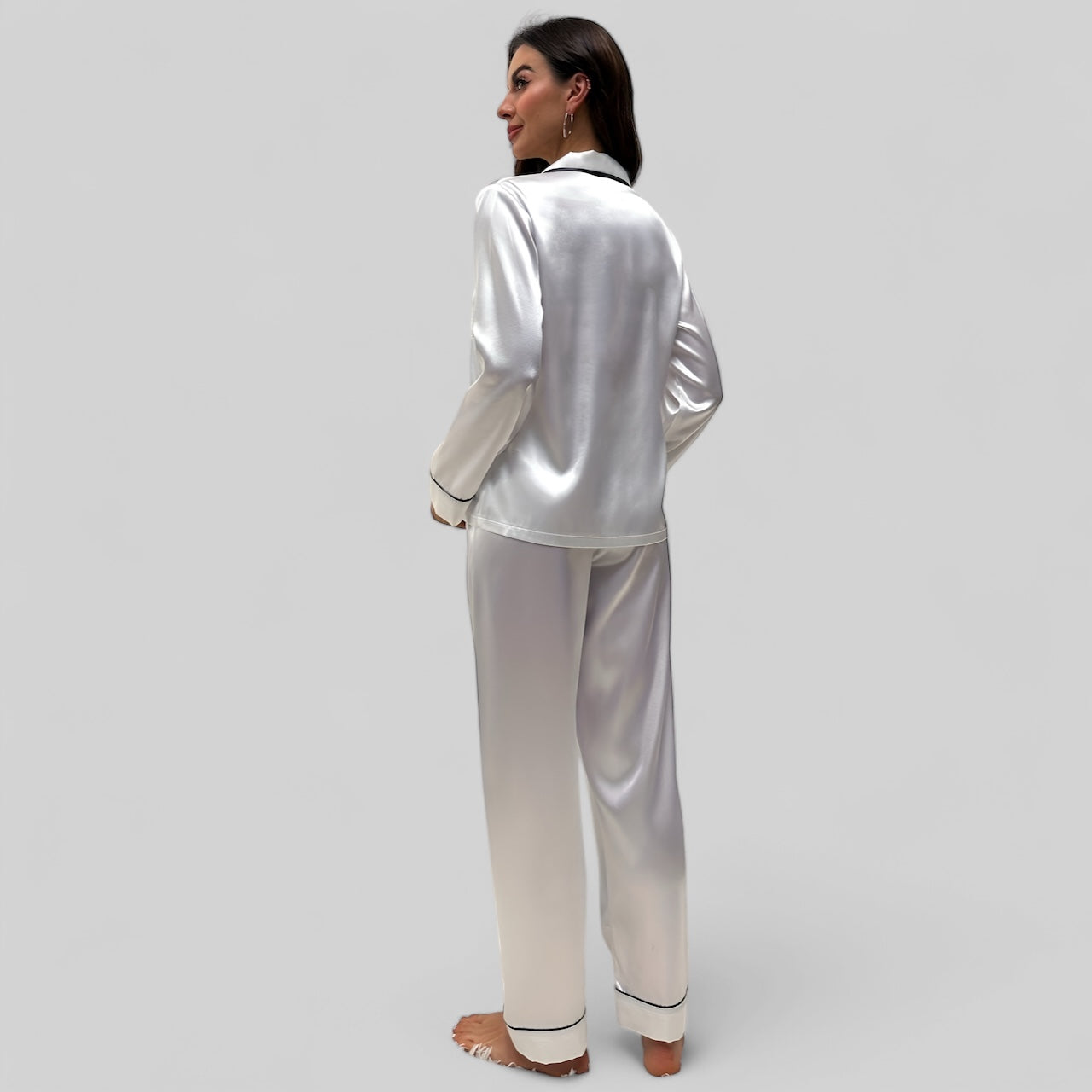 Tenue de nuit - Pyjama en satin blanc pour femme